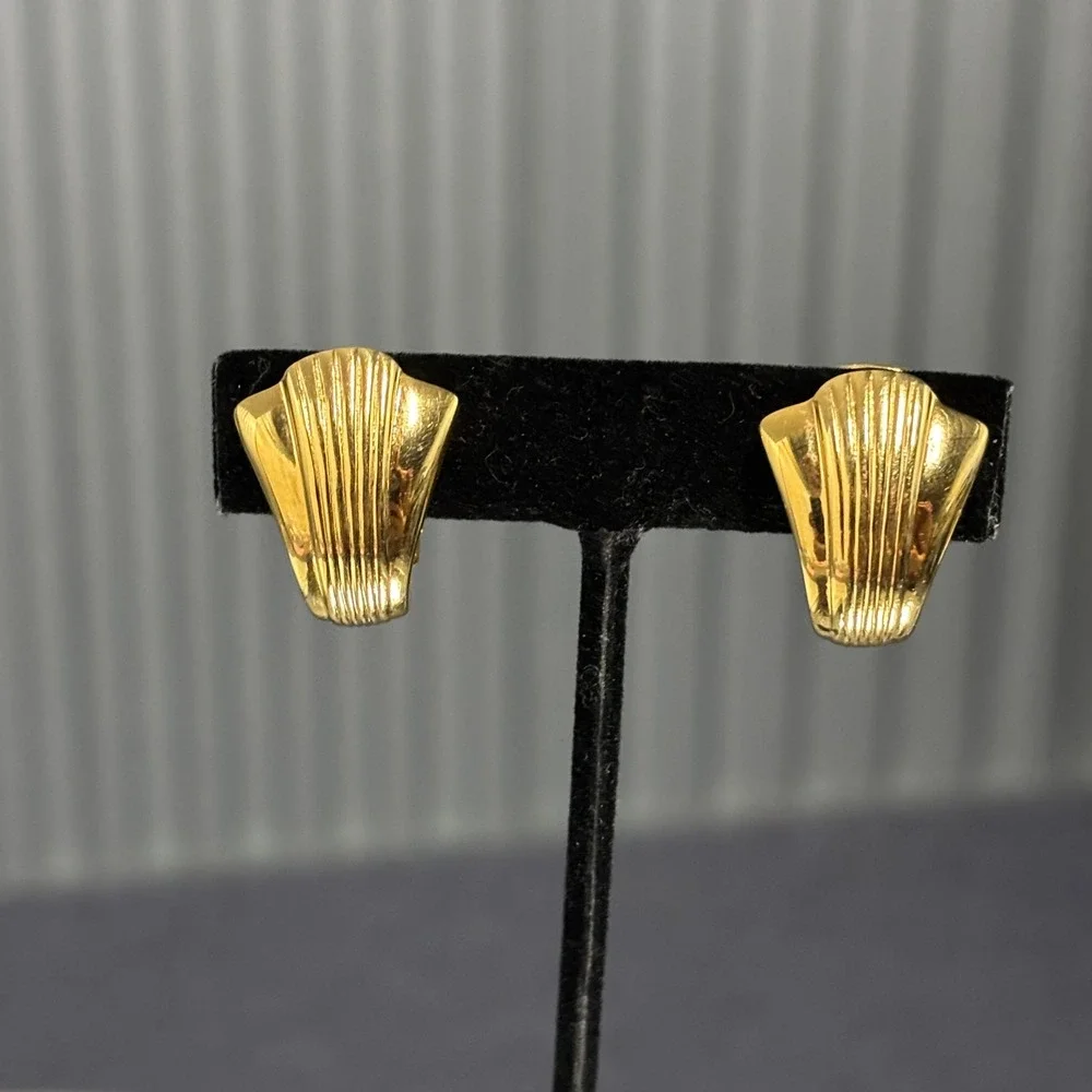 Kenneth Jay Lane Earrings Women Gold Tone‎ Clip On Sculptural Folded Fan Vintage - Picture 3 of 4